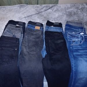 Women's skinny jeans.